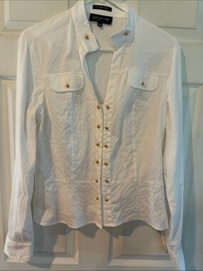 Jones New York Size Large White Textured Button-Front Shirt with Gold Accents